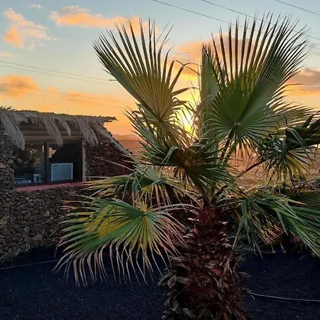 Gemuetliches Holzhaeuschen La Asomada Lanzarote * ティアス